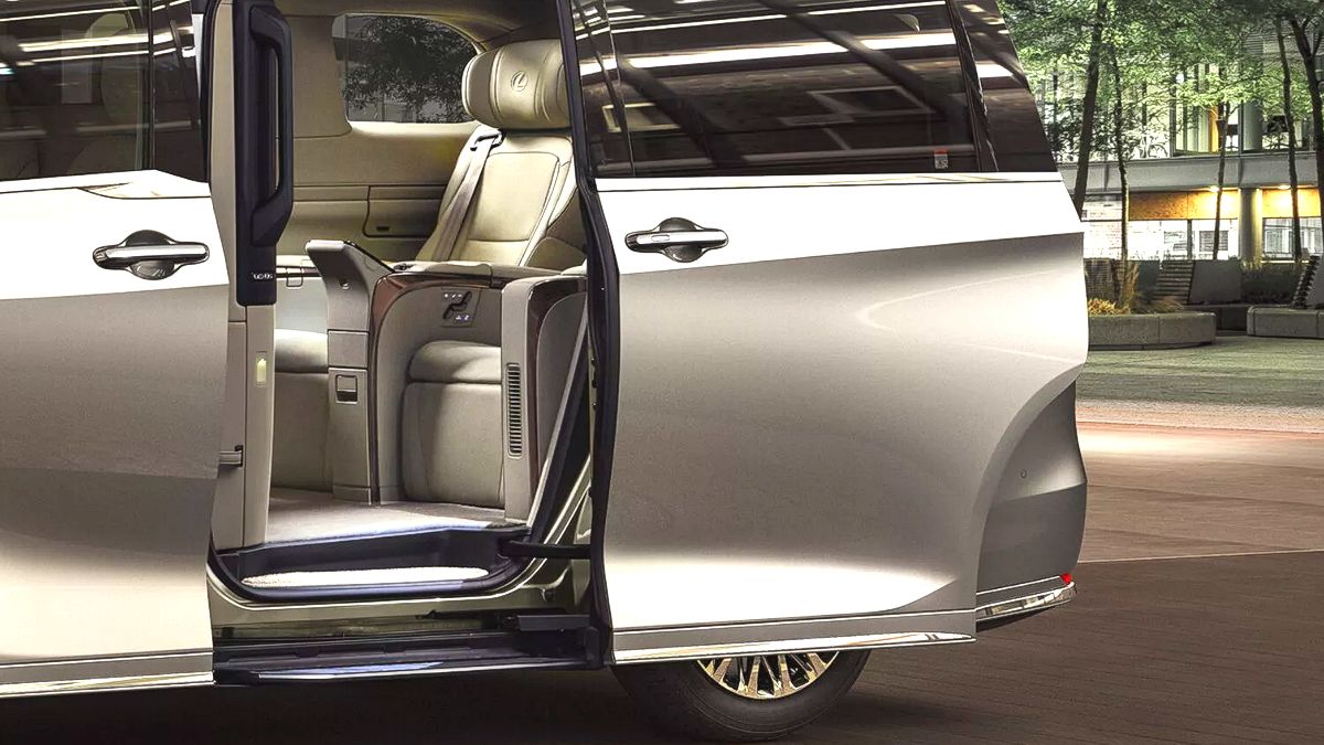 렉서스 미니밴 LM500h 공개