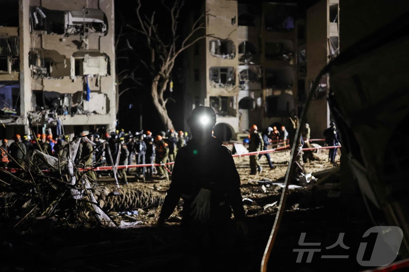 "세계 최강인 줄 알았는데"...충격과 불안감 급속 확산, 이스라엘 '발칵' 4 이스라엘 핵시설 인근 미사일 타격, 175명 부상…충격의 아이언돔 - 뉴스1