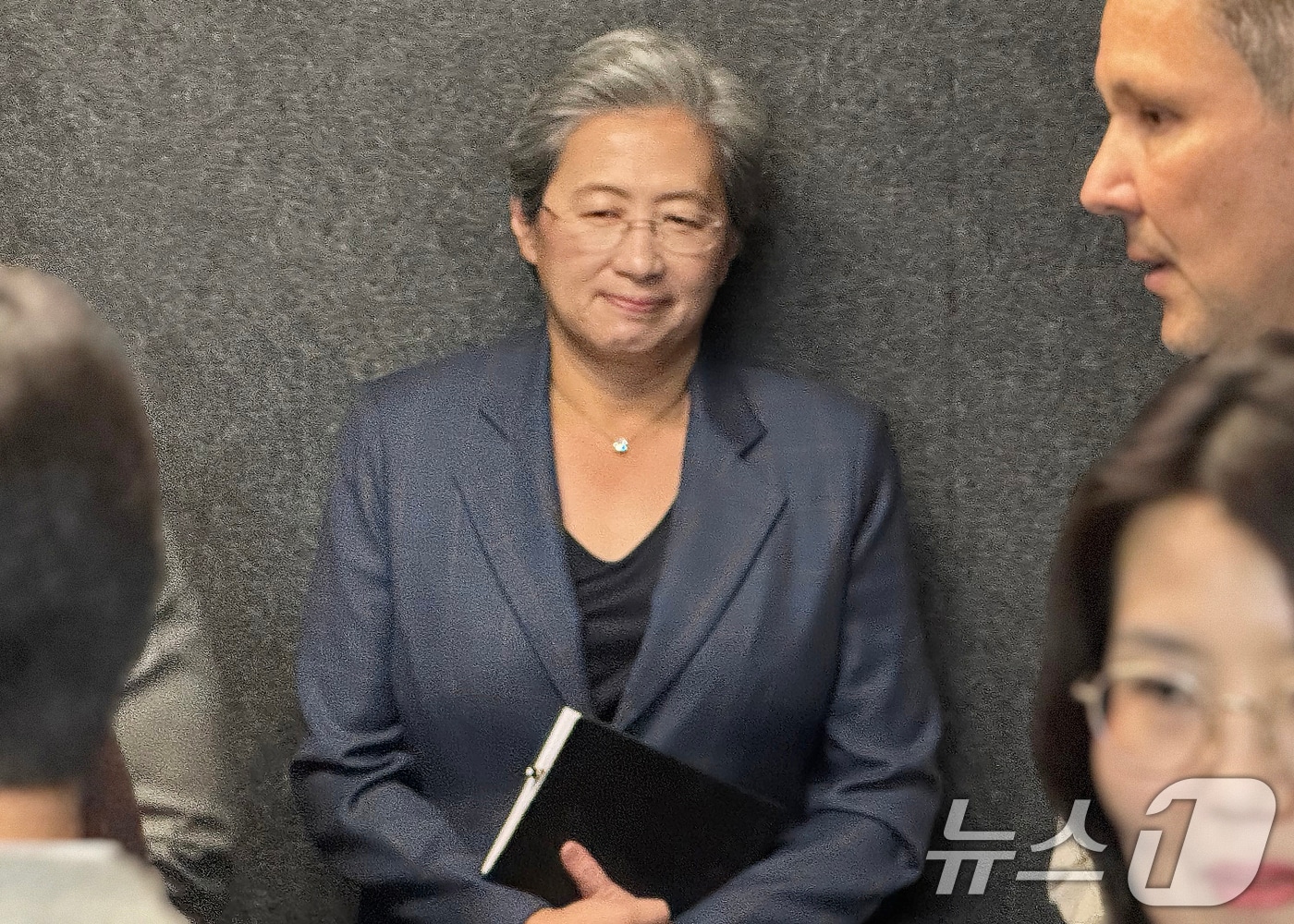 리사 수 "네이버에 AI칩 공급하냐" 물음에 "많은 걸 논의할 것"