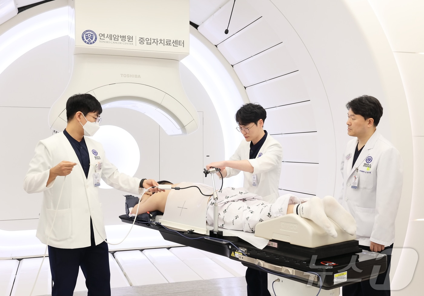 암세포 집중 타깃…연세암병원, 췌장암·간암에도 '중입자 치료' - 뉴스1