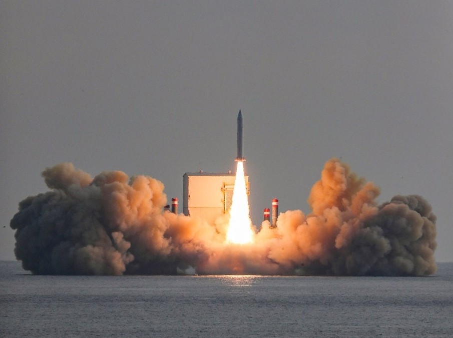 고체연료 우주발사체