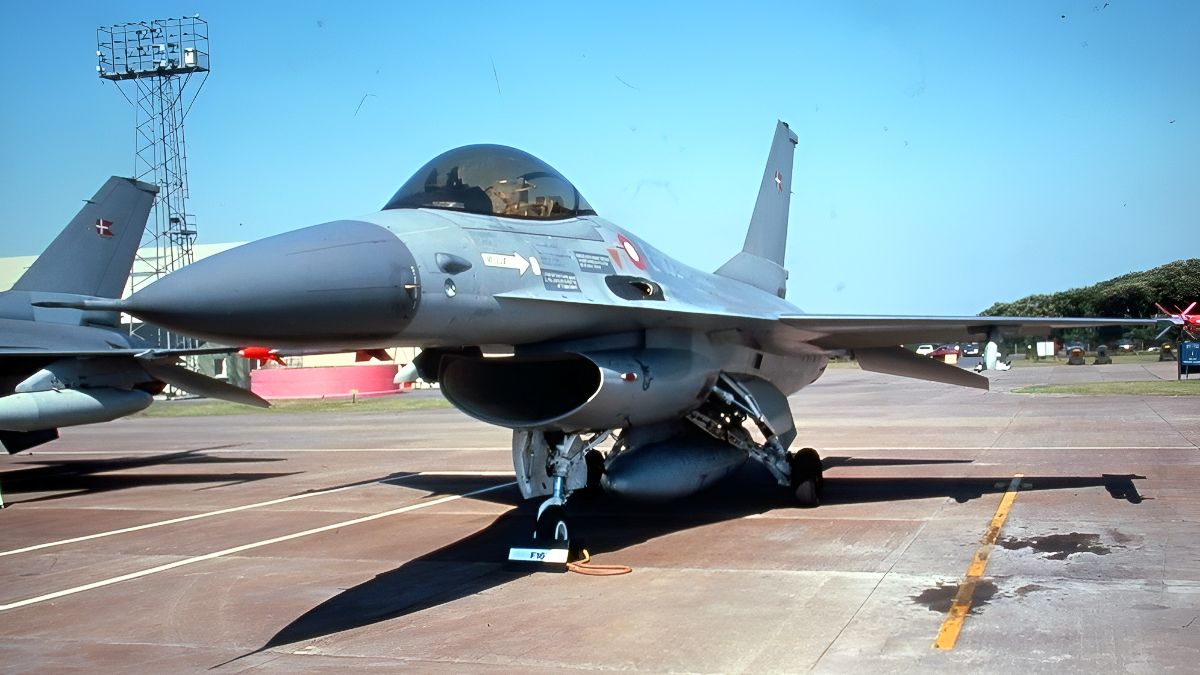 F-16