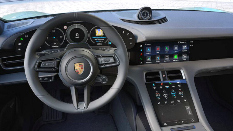 포르쉐 파나메라 타이칸 통합 검토중