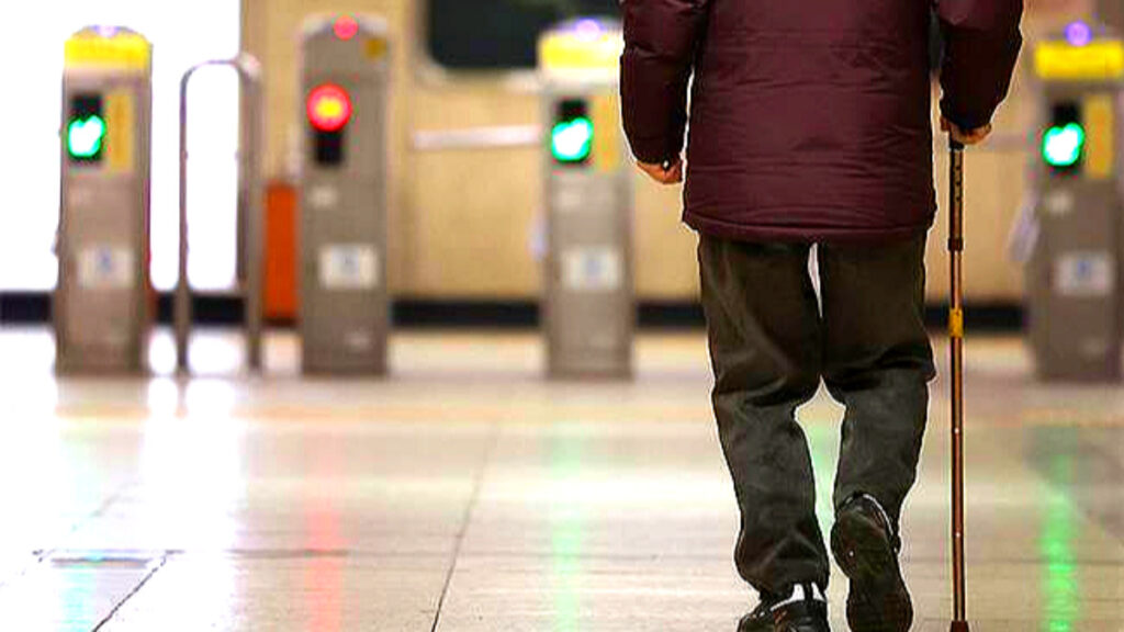 지하철 무임승차