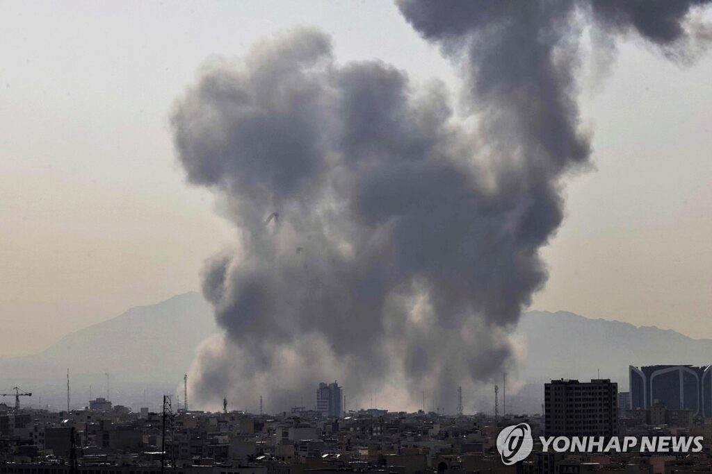 "미국도, 이스라엘도 아니었다" …이란 공격의 배후 따로 있었다, '충격적 진실'에 전 세계 '발칵' 2 이란 공습