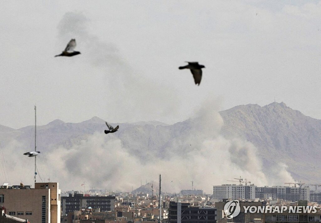 "미국도, 이스라엘도 아니었다" …이란 공격의 배후 따로 있었다, '충격적 진실'에 전 세계 '발칵' 3 이란 공습