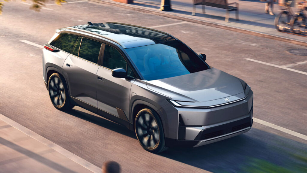 "현대차·기아 동시에 긴장해야" …토요타가 제대로 작정했다, 브랜드 최초 '이 차'에 업계 '초비상' 4 토요타