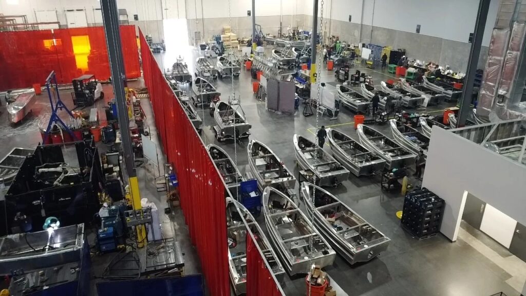 “미국 결국 카미카제 무기까지 투입”…5m 덩치 앞세운 역대급 물량전에 중동 ‘발칵’ 2 미국