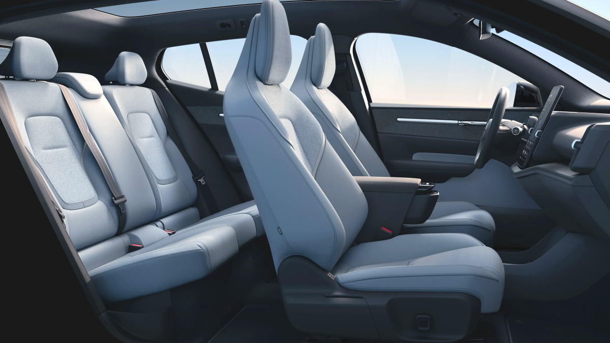 볼보 소형 전기 SUV EX30 단종