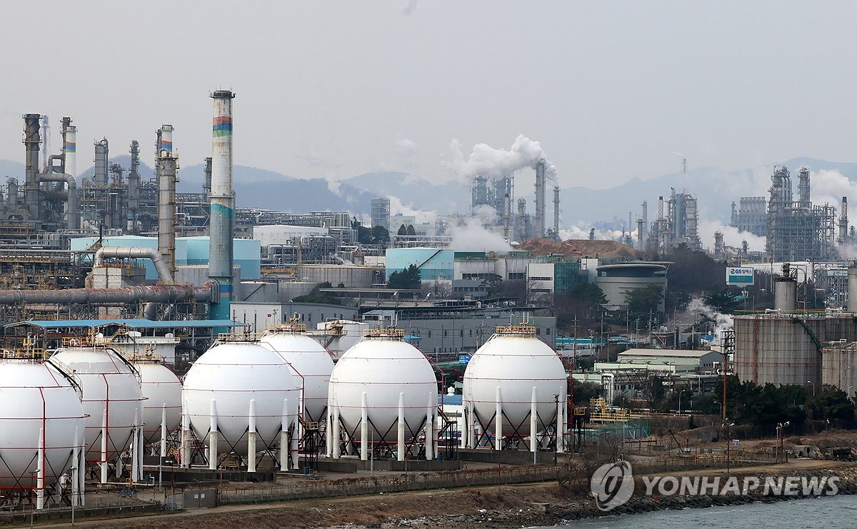 오일쇼크로 납사 품귀…美동맹 韓·日 석유화학 위기 심화 | 연합뉴스