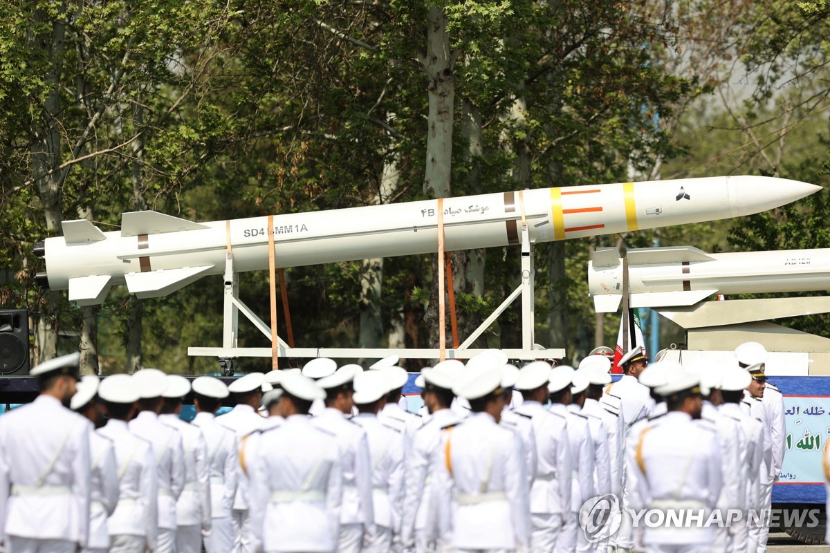 이란 "최소한의 구식 무기로 이스라엘 타격" | 연합뉴스