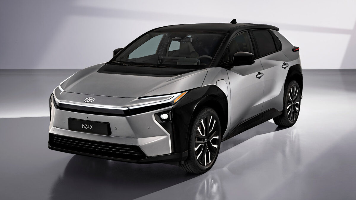 Toyota unveils three electric pickups (6)