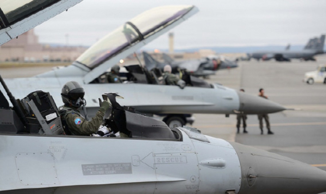 전투기 조종사 유출