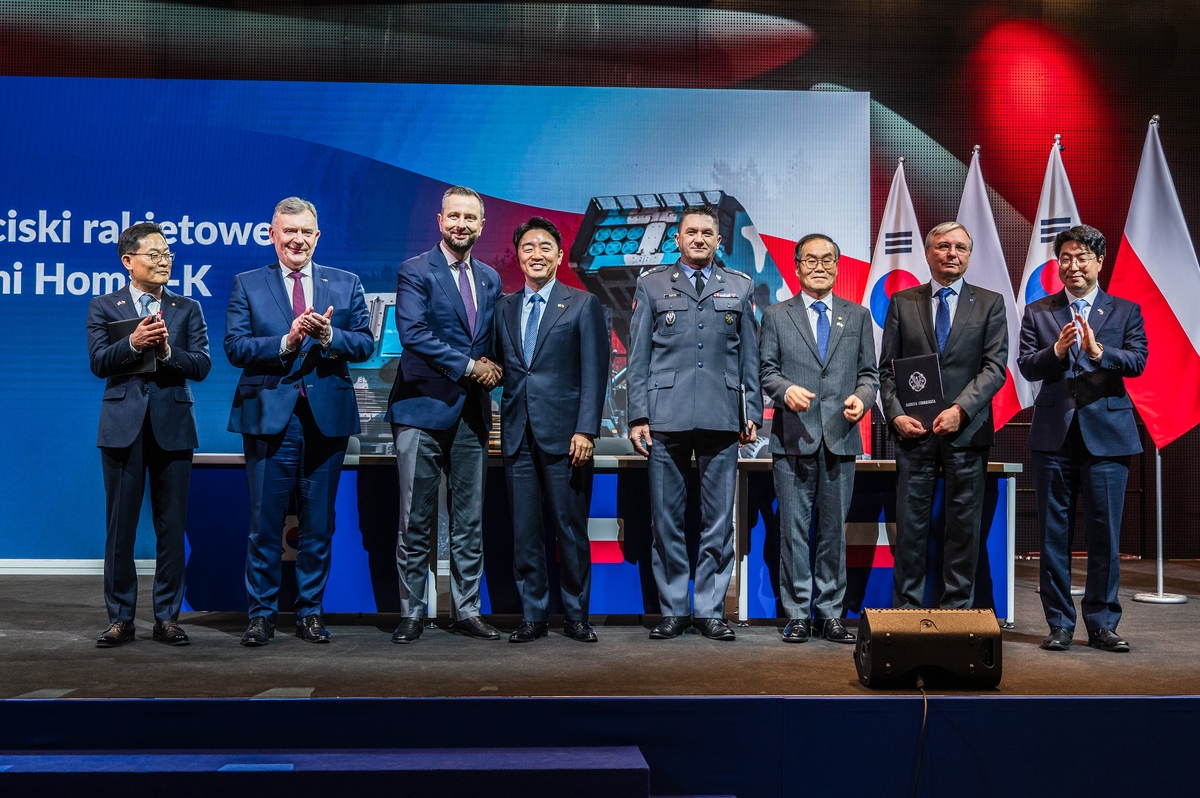 “한국이 돈까지 빌려줘?” 해외서 줄 섰다…순식간에 ‘16조 잭팟’ 터진 K-방산 2 한화에어로, 폴란드 공급 계약