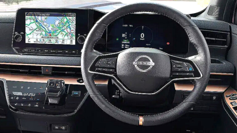 닛산 초소형 전기차 사쿠라 페이스리프트