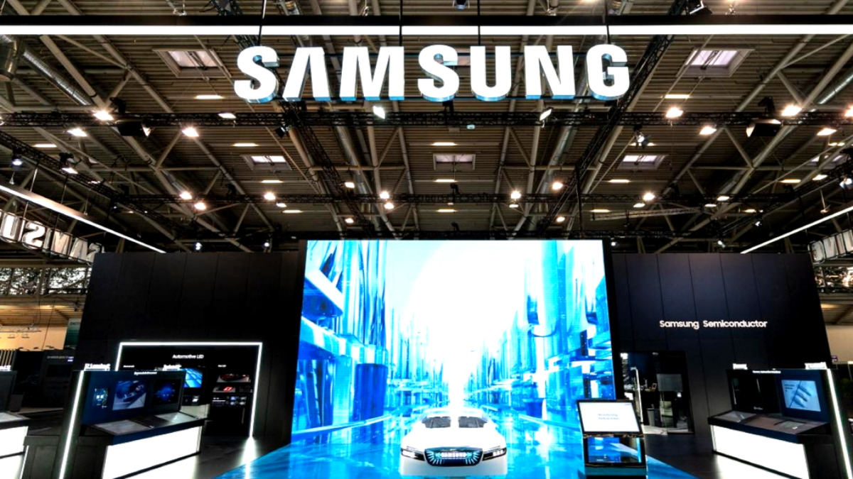 아이폰 패널 절반장악