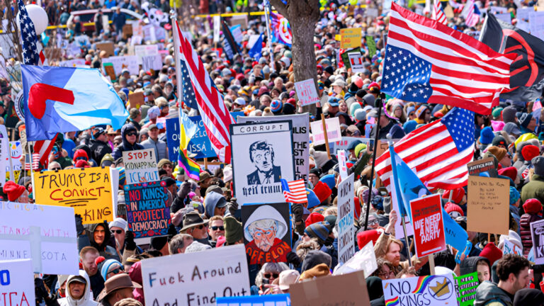 미국 트럼프 '노 킹스' 시위대