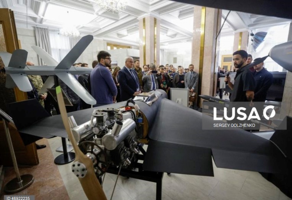 "세팅부터 발사까지 딱 15분"…1,400km 밖에서 꽂히는 괴물 무기, 모스크바 '비상사태' 3 우크라이나 자폭 드론 시첸