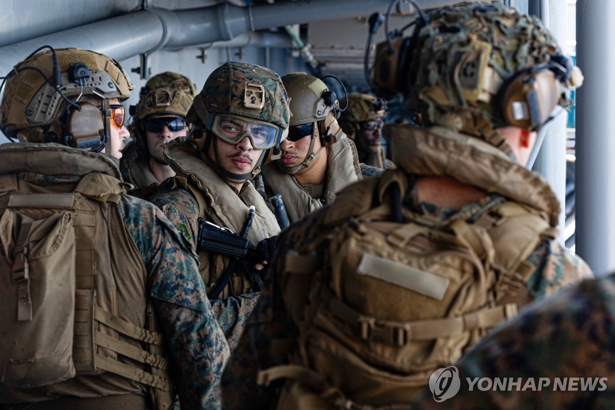 미군 항모 배식 굴욕