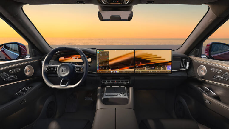 지커 대형 플러그인 하이브리드 SUV '8X' 출시