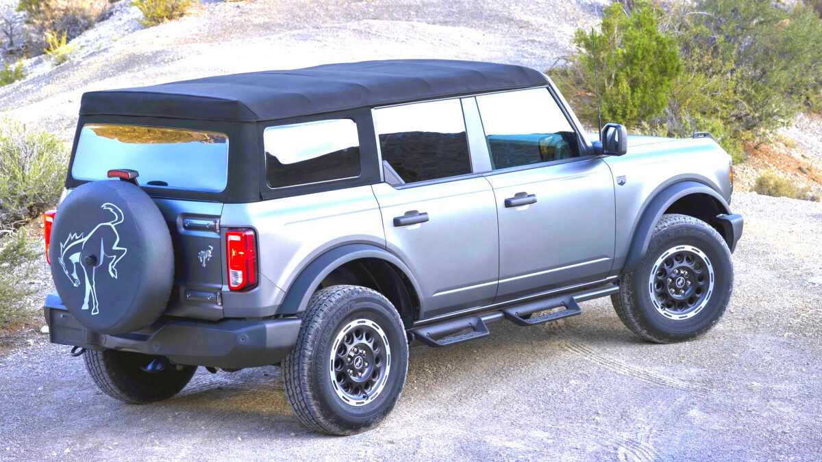 Ford Unveiling the 2025 Bronco (5)