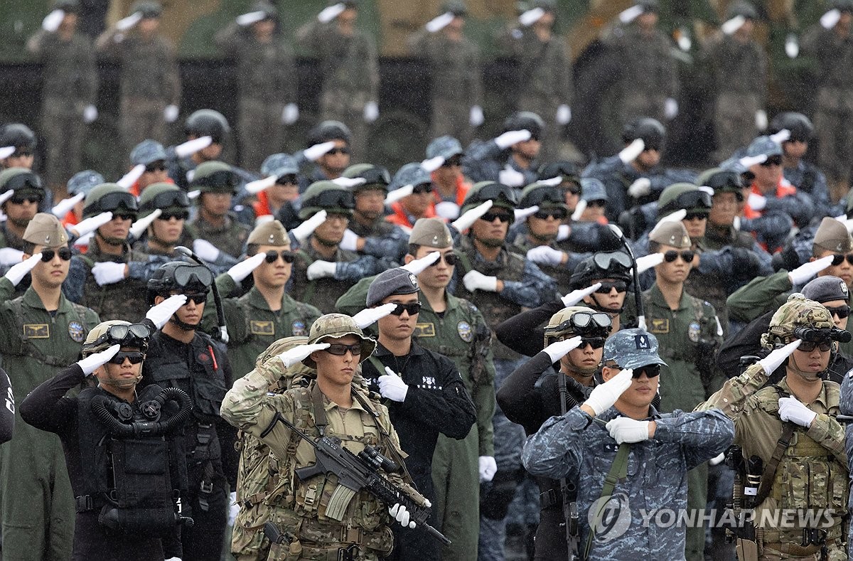 군무원