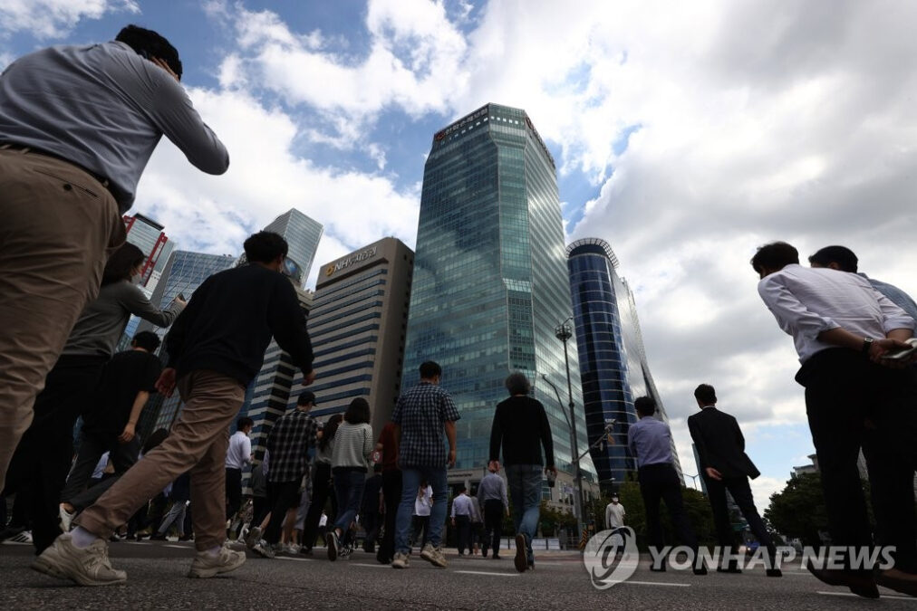 "다음 달부터 국민연금 확 달라진다"…계산 바뀌자 은퇴자들 ‘반색’ 3 국민연금 감액 기준 완화