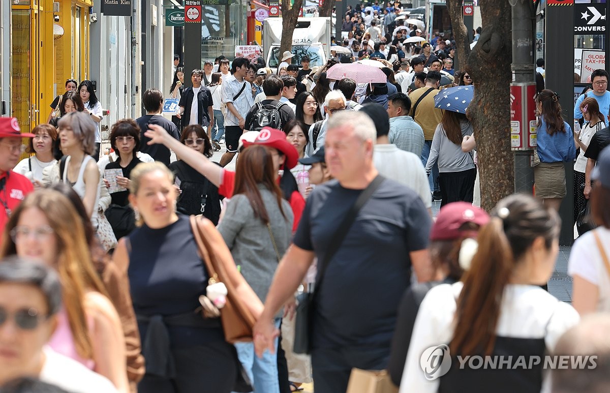 "중국인 우르르 몰려 대박났다더니"…입소문 퍼지자 나타난 '놀라운 현상' 2 중국인