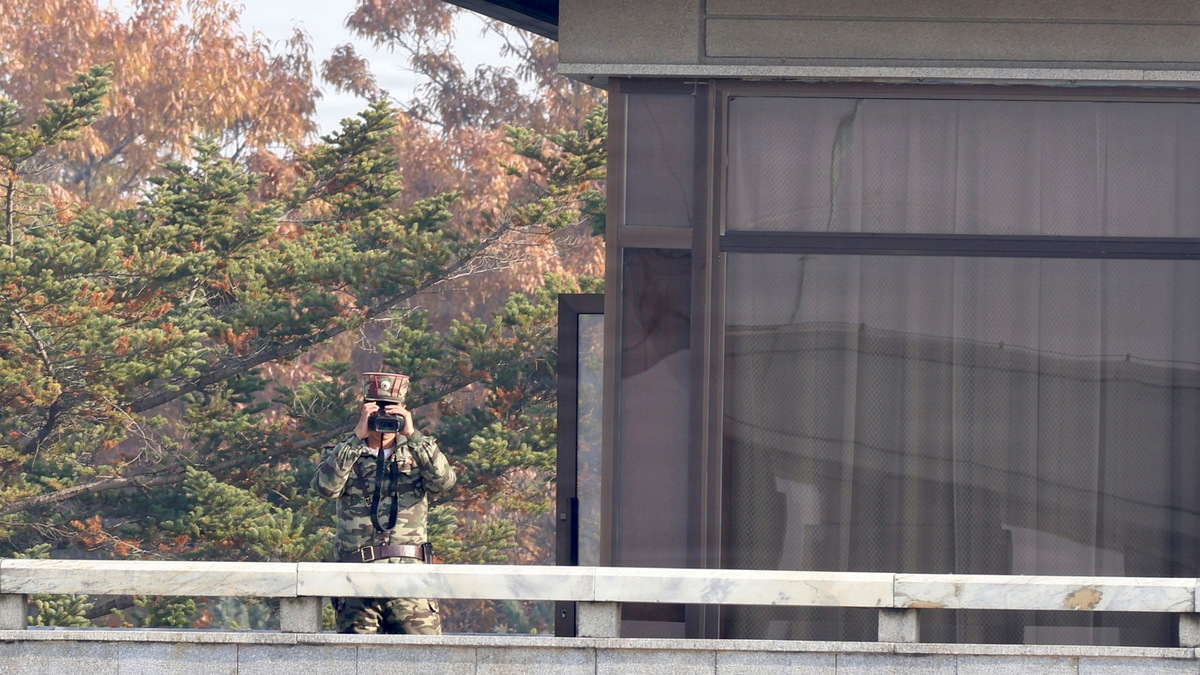 북한군 지휘조직과 공개 통제 분위기
