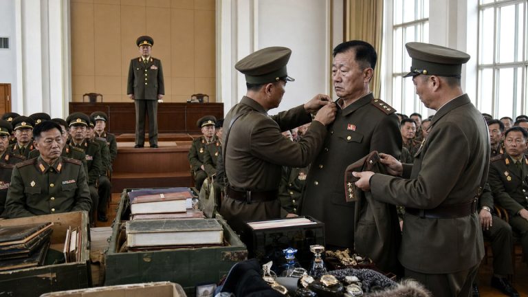 북한군 지휘조직과 공개 통제 분위기