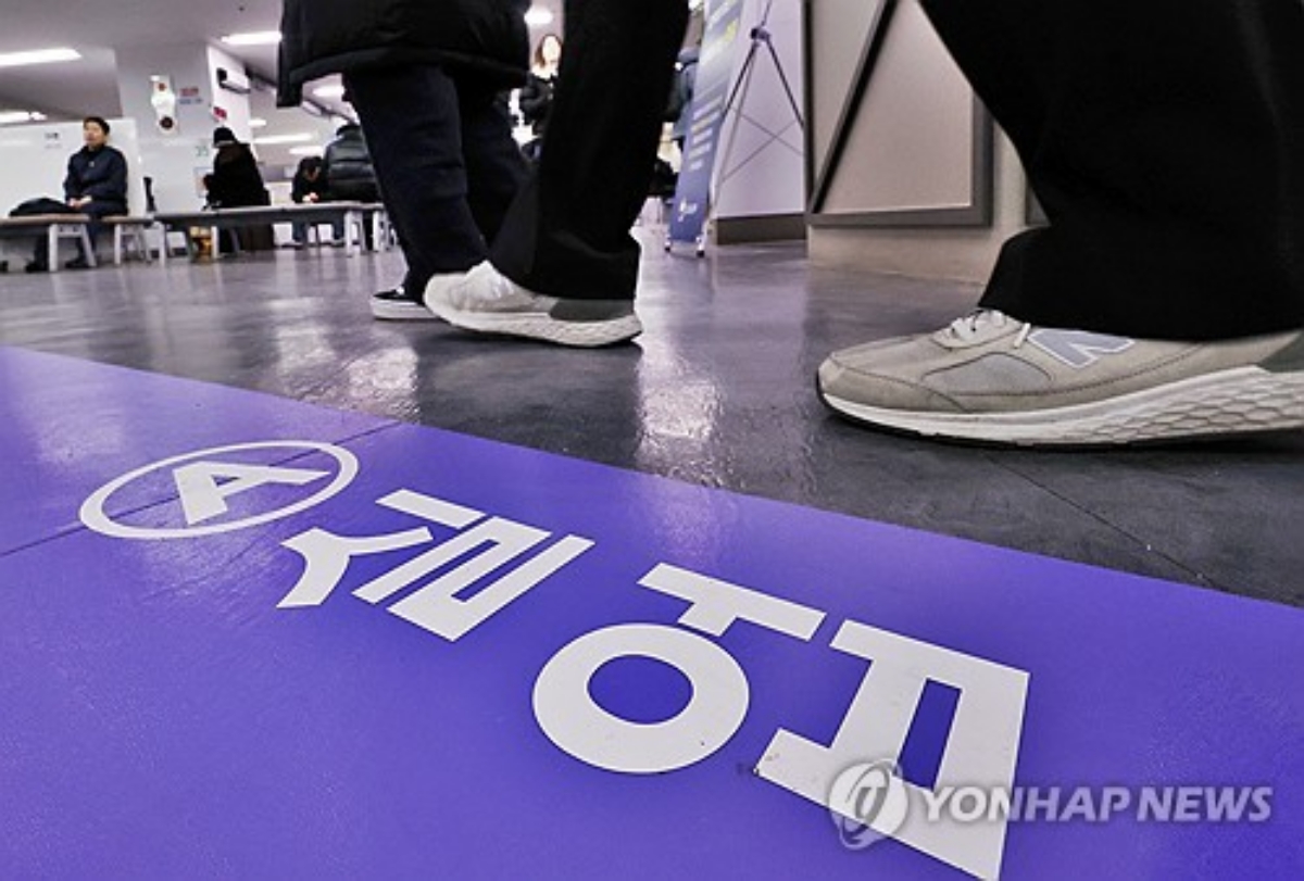 "서류 노가다 줄이려다 어르신들 한숨만"…키오스크도 힘든데 AI 도입에 '발칵' 4 서류