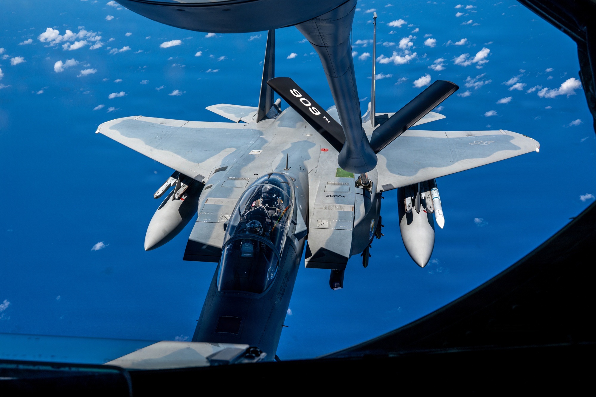 "실전이었으면 전멸했다"…미군 최강 F-15EX 작전부대가 맞닥뜨린 '현실 장벽' 보니 4 F-15EX 작전부대 무장 전환