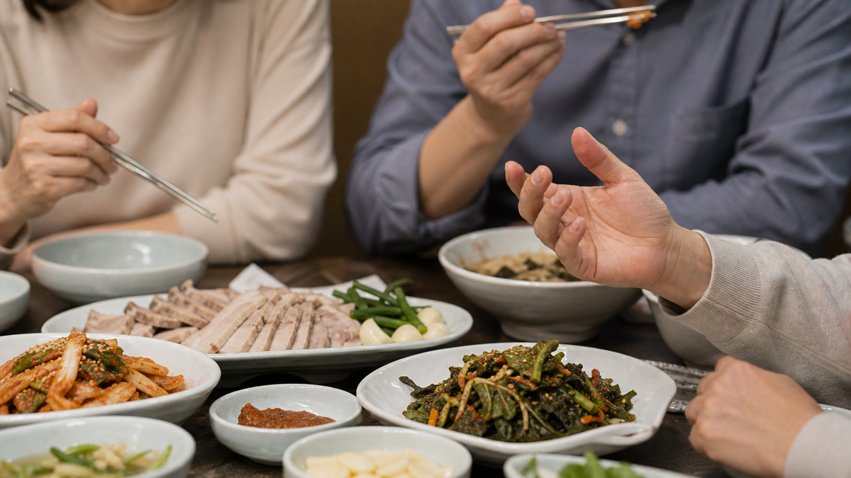 "비싼 밥값 내고도 욕먹습니다"…주변 사람 손절하게 만드는 버릇 TOP3 3 식당 불평 뒤 어색한 식탁