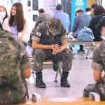 군인