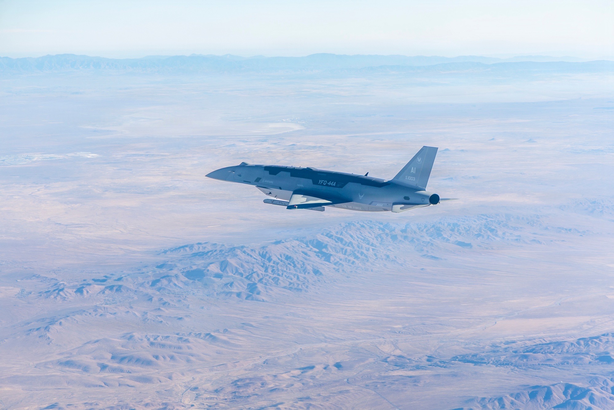 "F-35 가격 3분의 1, 사망률 0%"…美 '이 전투기' 첫 실탄 발사가 던진 경고장 3 YFQ-44A AIM-120 실탄 발사 시험